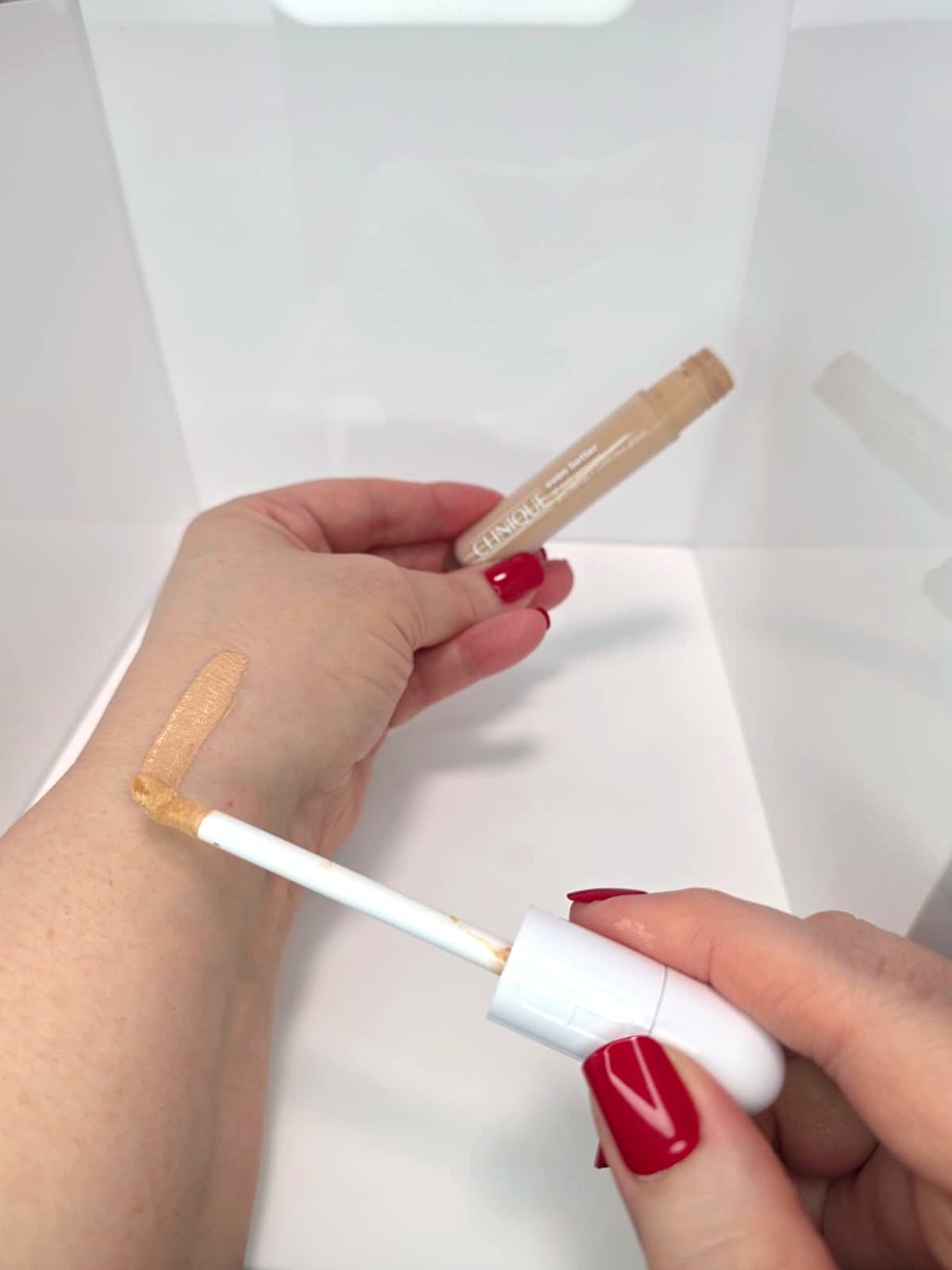 A swatch of the Clinique concealer on my forearm